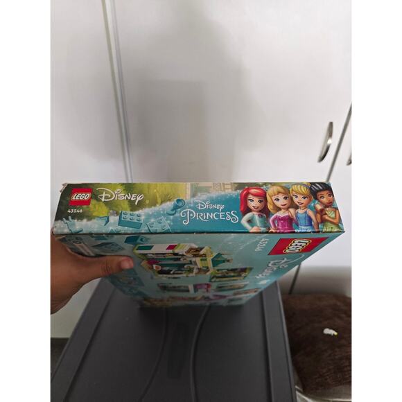 Lego Disney Princess Market Adventure Building Set (43246) - Picture 5 of 7